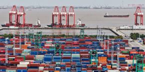 des vehicules electriques destines a l exportation dans un port de shanghai 