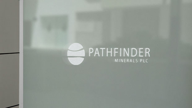 dl pathfinder minerales objetivo exploración desarrollo mozambique licencia disputa logo