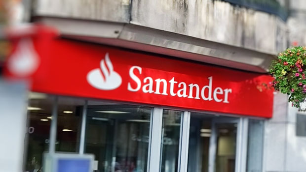 Santander UK cerrará 95 oficinas en Reino Unido y estudia el despido de 750 empleados