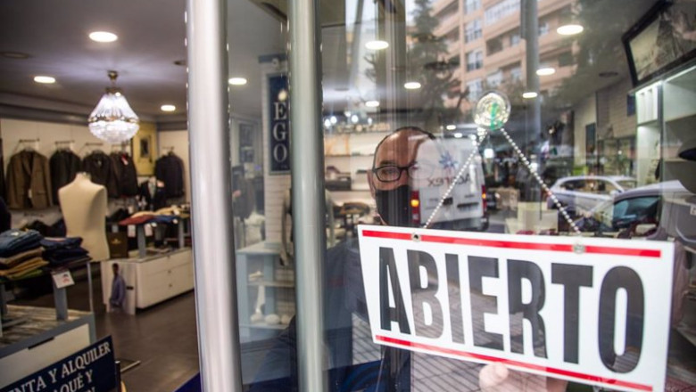 Archivo - Comercio abierto | JAVIER PULPO - Europa Press - Archivo ep archivo comercio abierto