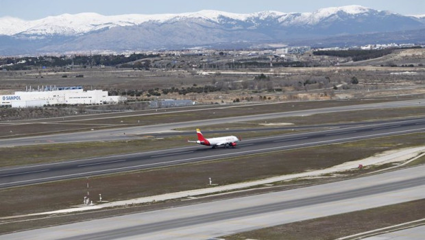 ep archivo   un avion en barajas