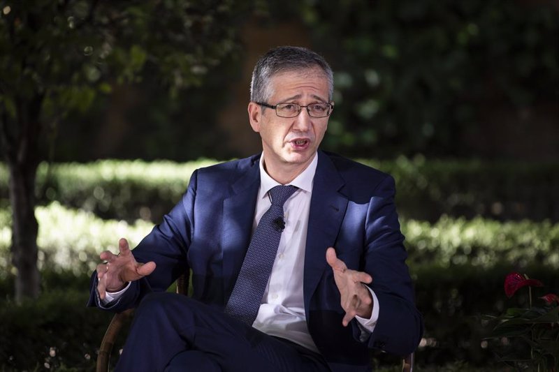 De Cos (BdE) pide a la banca seguir reduciendo costes y apostar por la tecnología