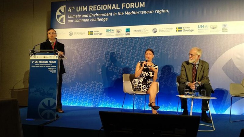 ep el moderador de una sesion del foro de la upm junto a los cientificos del medecc semia cherif y ep el moderador de una sesion del foro de la upm junto a los cientificos del medecc semia cherif y