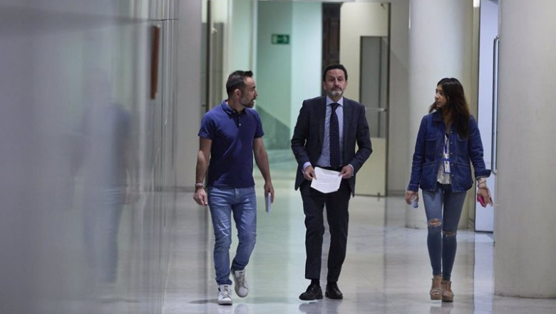 El portavoz adjunto de Ciudadanos en el Congreso, Edmundo Bal (c), a su llegada a una rueda de prensa en el Congreso | Jesús Hellín - Europa Press ep el portavoz adjunto de ciudadanos en el congreso edmundo bal c a su llegada a una rueda de prensa