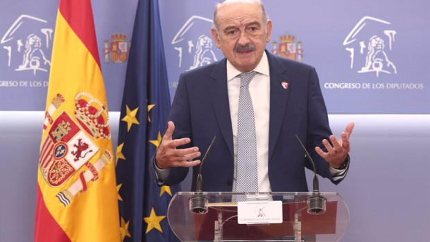 ep el portavoz del partido regionalista de cantabria en el congreso jose maria mazon en una rueda de