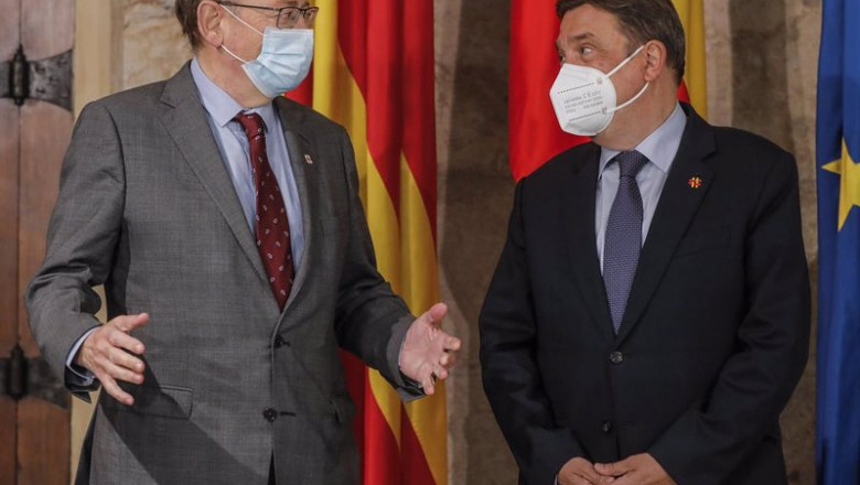 El president de la Generalitat, Ximo Puig, y el ministro de Agricultura, Luis Planas | ROBER SOLSONA - EUROPA PRESS ep el president de la generalitat ximo puig y el ministro de agricultura luis planas
