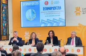 ep el presidente del consejo general de economistas miguel angel vazquez tain la decana presidenta
