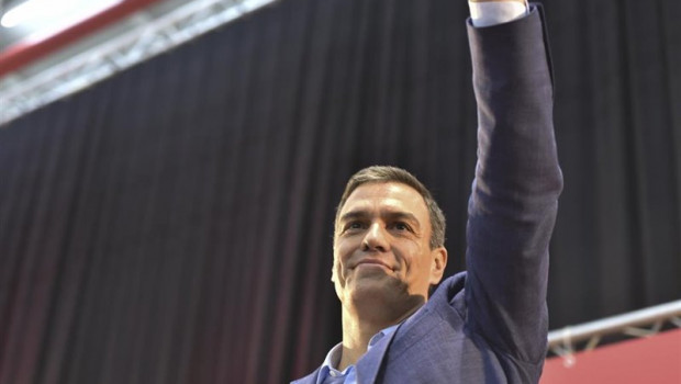 ep el presidente del gobierno en funciones pedro sanchez saluda en el acto de la comida-mitin del