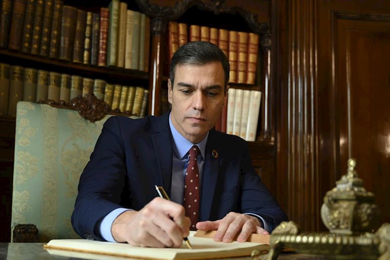 https://img5.s3wfg.com/web/img/images_uploaded/7/5/ep_el_presidente_del_gobierno_pedro_sanchez_20200208230704.jpg