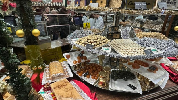 ep escaparate de turrones y productos navidenos en casa mira