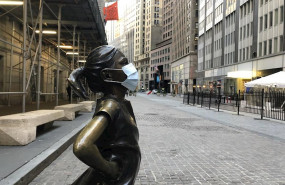 ep estatua de la chica sin miedo en wall street frente a la bolsa de nueva york