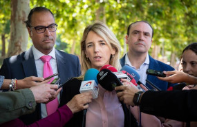 ep la diputadapp cayetana alvareztoledo ofrece declaracioneslos medioscomunidacivisitamercadillosinguerlinsanta colomagramenet barcelona acompanadasecretario generalpp catalan daniel serrano d ycandidato