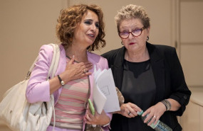 ep la vicepresidenta primera y ministra de hacienda maria jesus montero y la senadora de junts maria