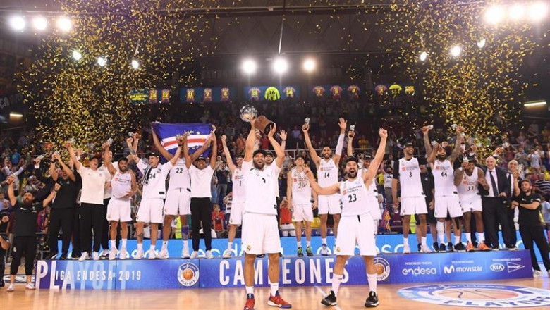 ep los jugadoresreal madrid celebrantitulocampeonesla liga endesa
