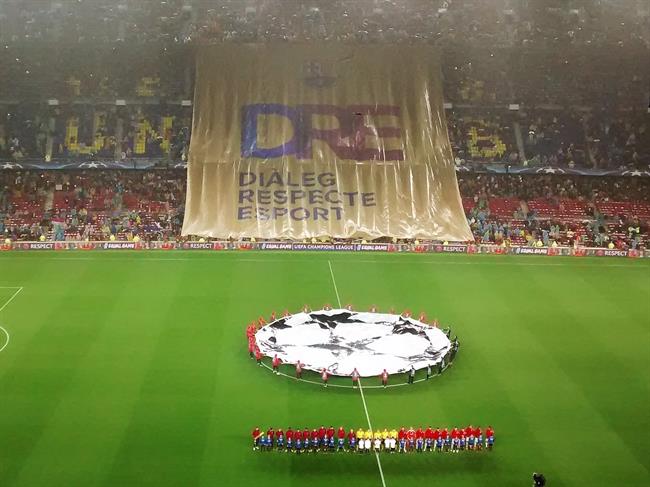 Pancarta de Diálogo, Respeto y Deporte en el Camp Nou | EUROPA PRESS ep pancartadialogo respetodeportecamp nou
