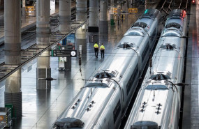 ep trenes de alta velocidad en la estacion de madrid puerta de atocha almudena grandes archivo