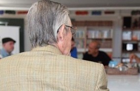 ep un ancianoun centrodiala ong
