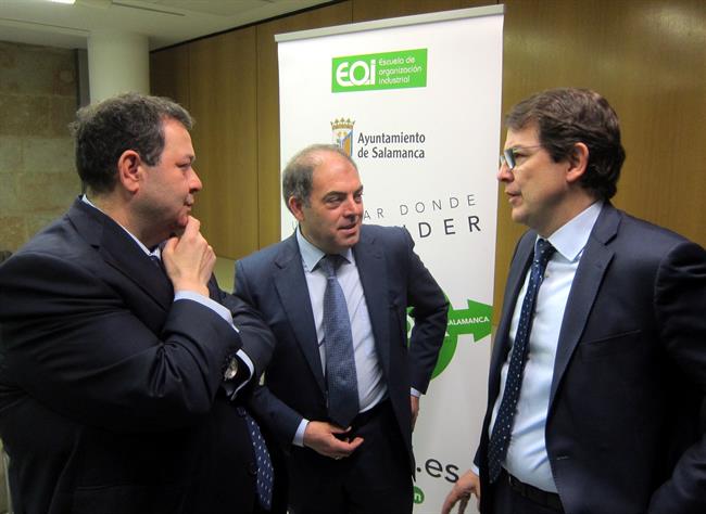 Amor (C) Habla Con Fernández Mañueco Y El Presidente De La Cámara De Salamanca | EUROPA PRESS ep amor c hablafernandez manuecopresidentela camarasalamanca
