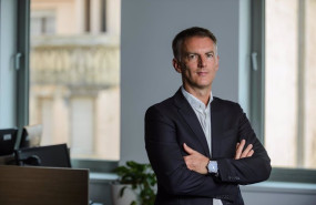 ep andras szakonyi consejero delegado de infraestructura digital