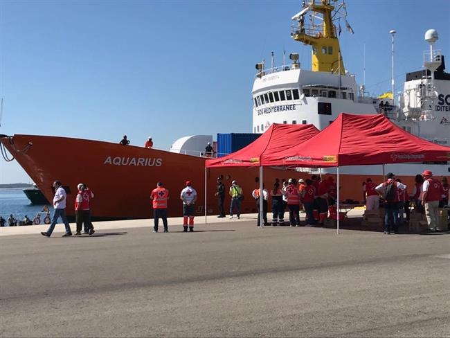 ep aquarius recibidouna ovacionpuertovalncia