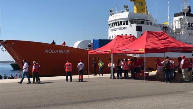 ep aquarius recibidouna ovacionpuertovalncia