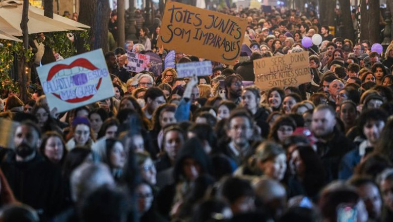 Archivo - Decenas de personas durante la manifestación de la Coordinadora Feminista de Valencia por el 8M en la convocatoria de 2025. | Jorge Gil - Europa Press - Archivo ep archivo decenas de personas durante la manifestacion de la coordinadora feminista de valencia