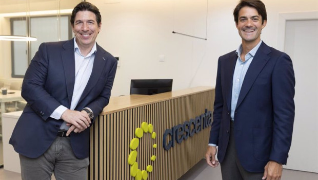 ep archivo   el presidente de crescenta eduardo navarro izquierda y el consejero delegado ramiro