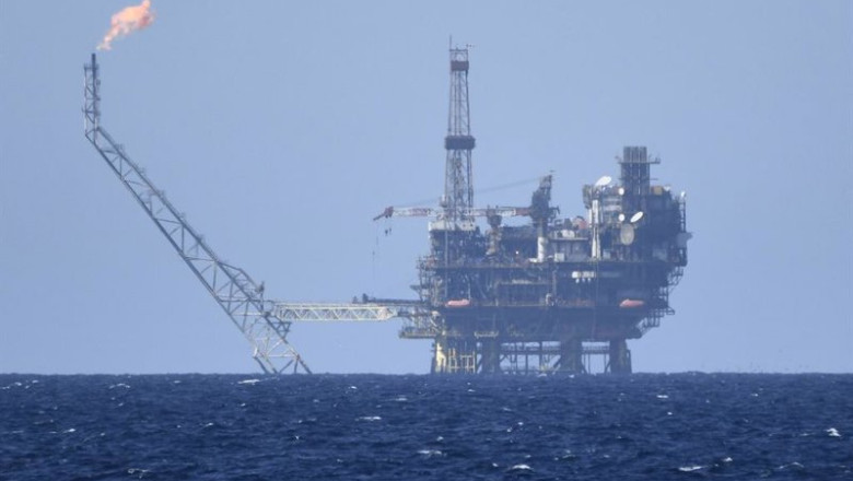 ep archivo   imagen de una plataforma de gas y petroleo