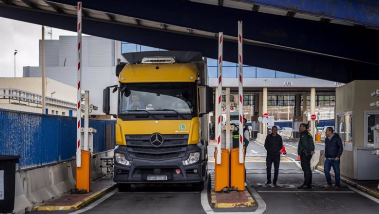 Archivo - Un camión en la aduana comercial de Ceuta | Antonio Sempere - Europa Press - Archivo ep archivo un camion en la aduana comercial de ceuta