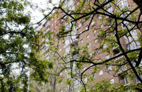 ep archivo   un edificio del distrito de arganzuela en madrid espana