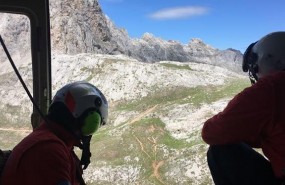 ep busqueda senderistaspicoseuropa sucesos helicoptero 112
