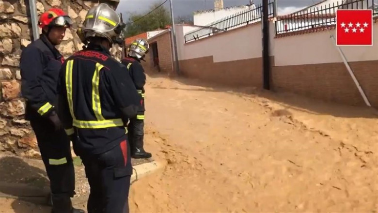 Captura de un vídeo de Bomberos de la Comunidad actuando en los municipios más afectados de la región. | 112 COMUNIDAD DE MADRID ep captura de un video de bomberos de la comunidad actuando en los municipios mas afectados de la
