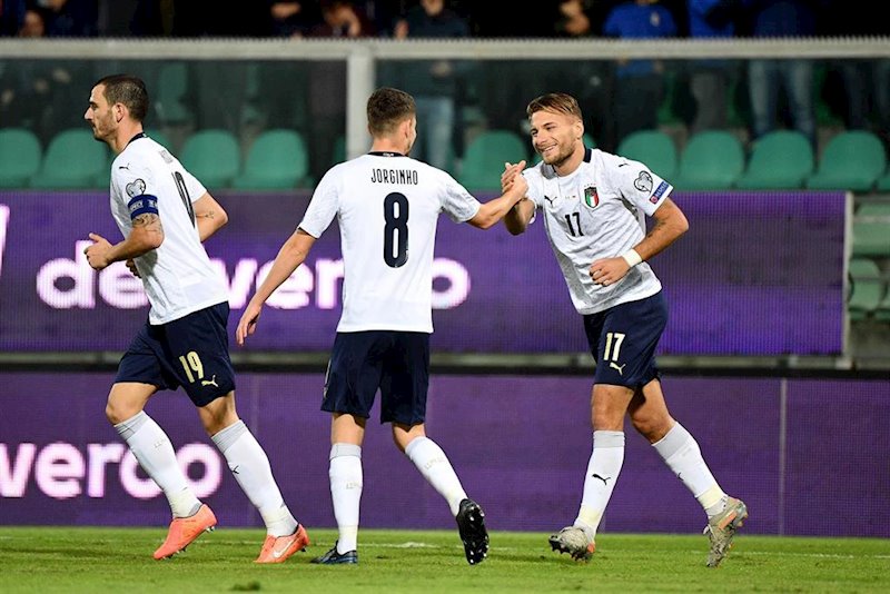 ep ciro immobile y jorginho en el italia-armenia