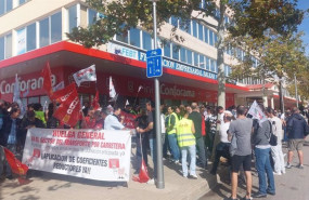 ep concentracion de los trabajadores del transporte de pasajeros de baleares frente a la sede de la