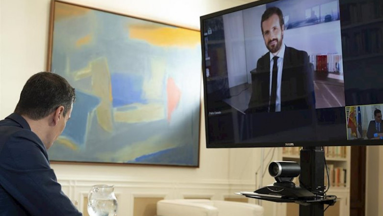 El presidente del Gobierno, Pedro Sánchez, durante una videoconferencia con el presidente del Partido Popular, Pablo Casado, | Moncloa ep el presidente del gobierno pedro sanchez durante una videoconferencia con el presidente del