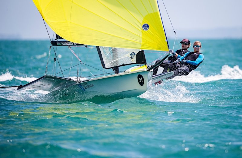 ep espana remonta posiciones en el mundial de vela de auckland