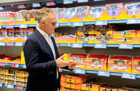 ep ferran figueras chief financial officer cfo de lidl gb en una tienda en edimburgo