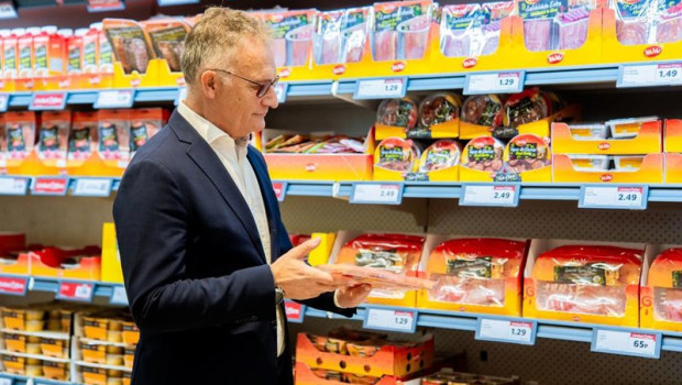ep ferran figueras chief financial officer cfo de lidl gb en una tienda en edimburgo