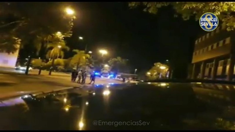 ep intervencion de la policia local de sevilla en una carrera ilegal de la cartuja