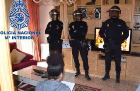 ep la policia nacional detiene18 personasuna red nigerianatrata