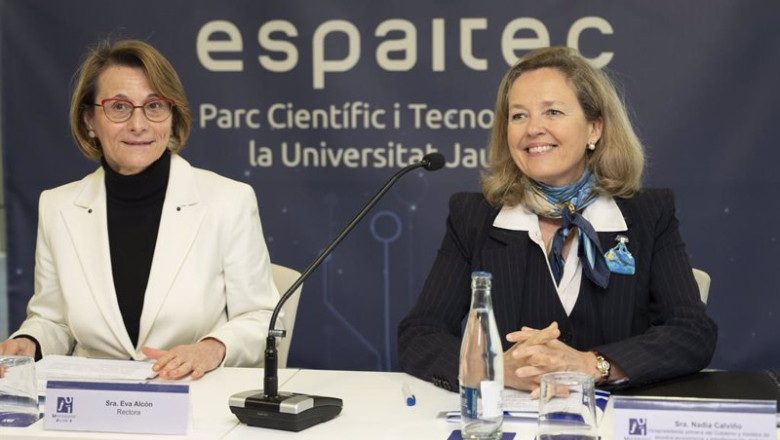ep la rectora de la univesidad jaume i eva alcon i y la vicepresidenta primera y ministra de asuntos ep la rectora de la univesidad jaume i eva alcon i y la vicepresidenta primera y ministra de asuntos