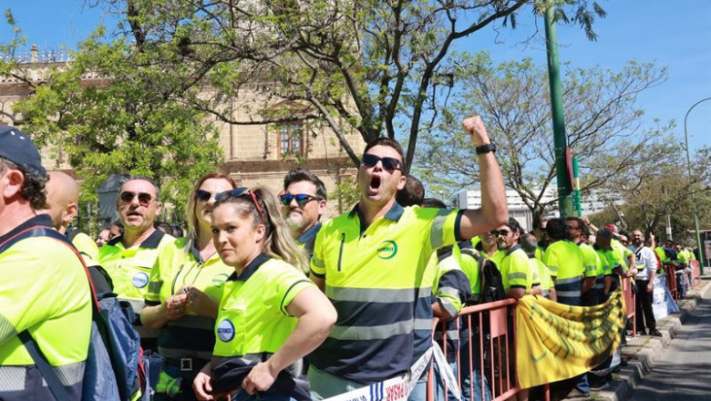 ep los trabajadores de acerinox durante una concentracion ep los trabajadores de acerinox durante una concentracion