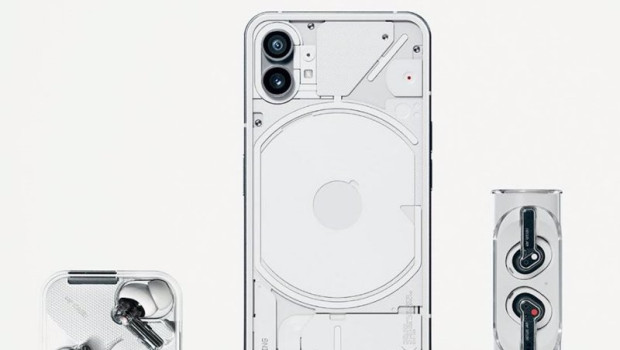 ep los tres dispositivos de nothing ear 1 phone 1 y ear stick