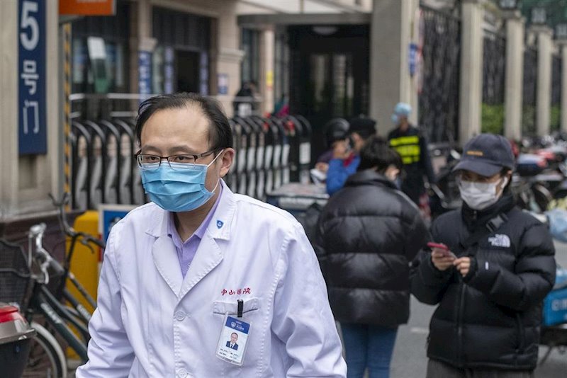 https://img5.s3wfg.com/web/img/images_uploaded/7/c/ep_march_3_2020_shanghai_china_-_a_doctor_wears_a_surgical_mask_as_protection_against_the.jpg