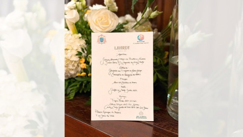 ep menu de cena del papa en el palacio episcopal
