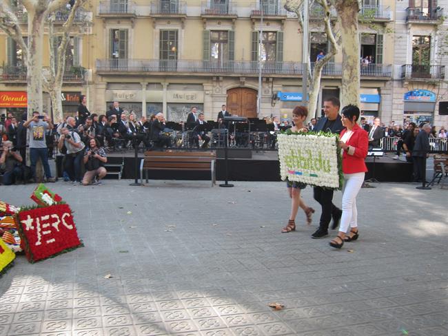 Ofrenda de EH Bildu al monumento de Rafael Casanova de Barcelona por la Diada | EUROPA PRESS ep ofrendaeh bildumonumentorafael casanovabarcelonala diada