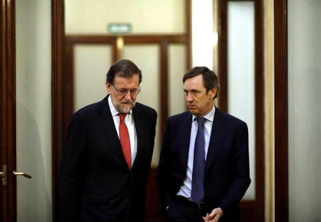 ep rajoyrafael hernando hablandolos pasilloscongreso