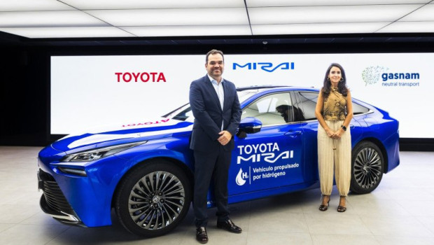 ep toyota espana y gasnam impulsan el hidrogeno con la cesion de un toyota mirai ep toyota espana y gasnam impulsan el hidrogeno con la cesion de un toyota mirai