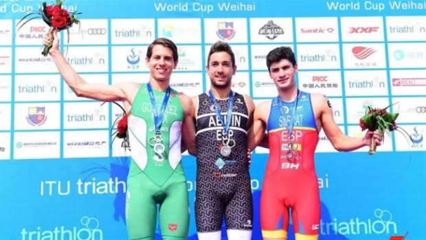 ep uxio abuin antonio serrat copa mundo triatlon