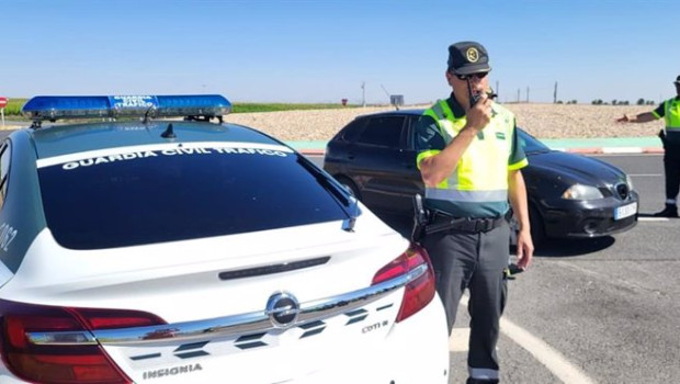 ep archivo   agentes de trafico de la guardia civil